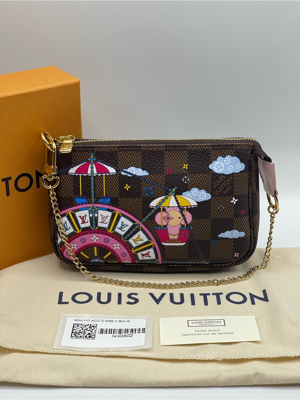 Louis Vuitton Christmas 2020 Pochette Mini Accessories Damier Ebene Vivienne - Picture 2 of 16
